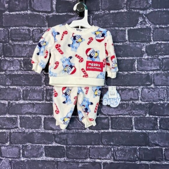 Bluey 0-3 Months 2-pc Bluey Sweatshirt Pant Set Fuzzy Candy Canes Santa Hat - Picture 1 of 12